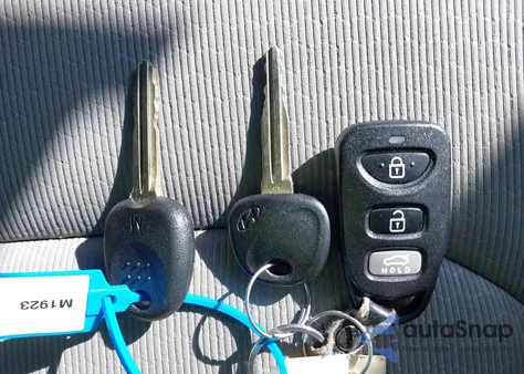 2017 Hyundai Elantra Se z USA, uszkodzony, nr VIN KMHD84LF9HU384846